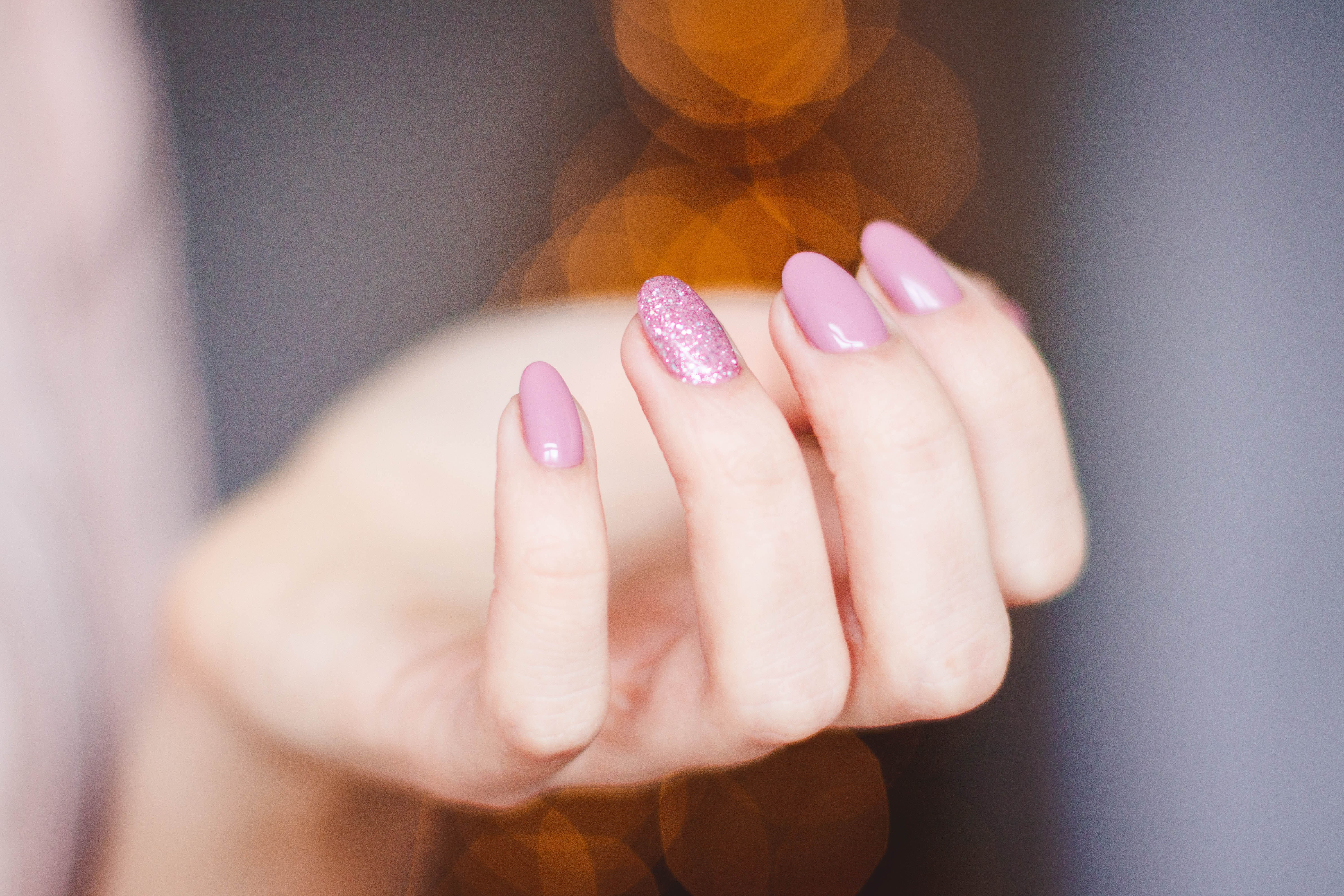 pink manicure 939836 2