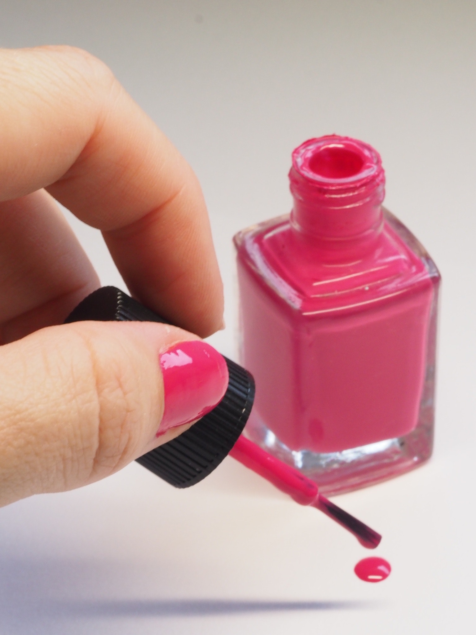 pink nail polish bottle 791157