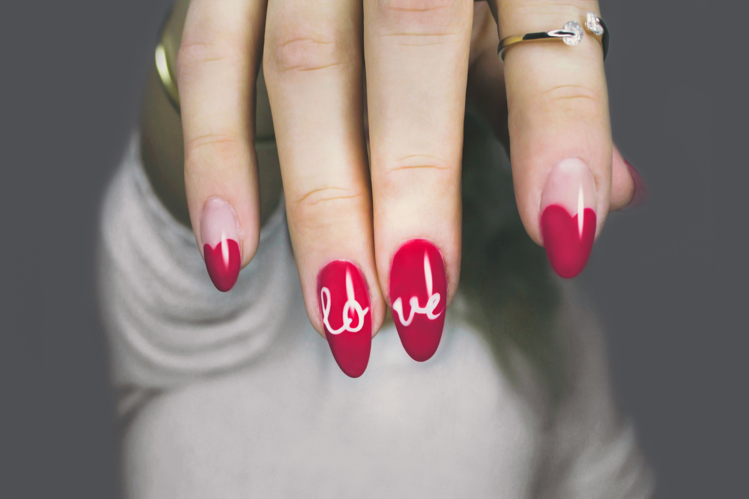 red and white manicure with love print 887352